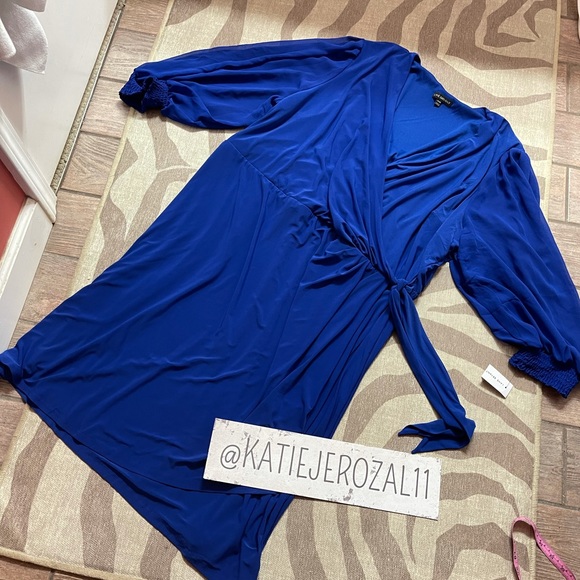 Lane Bryant Dresses & Skirts - Lane Bryant 26/28 dress 🐸*